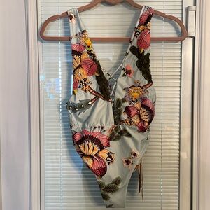 NWT Agua Bendita One Piece Reversible Swimsuit Size Small